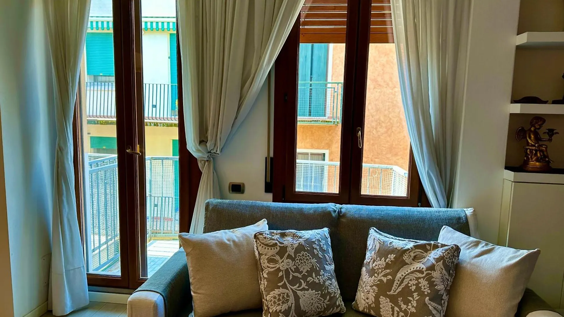 Confort E Charme Nel Cuore Di Treviso Tv アパート